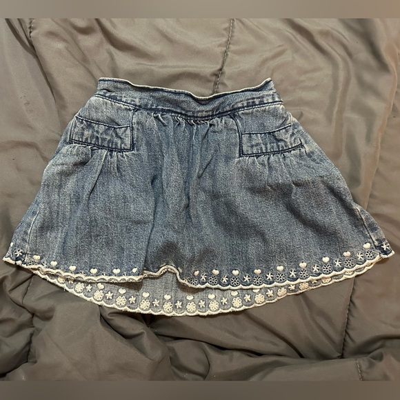 Size 6 girls skirt - Picture 1 of 1